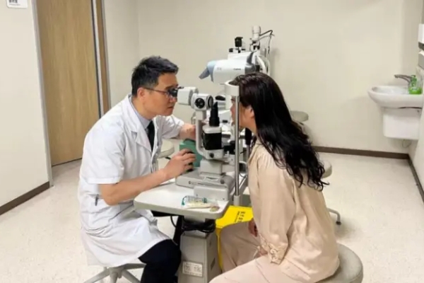  别把眼药水当药！五年顽疾差点毁掉眼球，南昌爱尔角膜移植紧急“拆弹”
