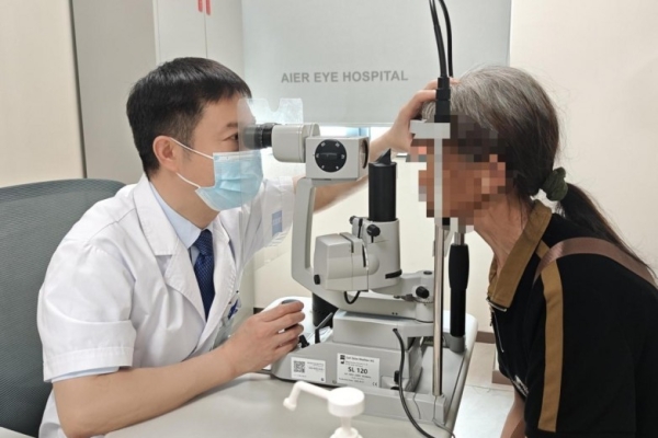 从一滴药到四种药都难控：63岁阿姨三年三次擅自停药，把青光眼拖成“不治之症”