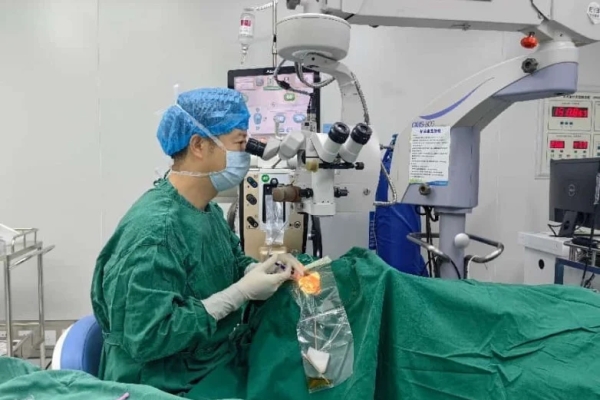 丰城老人青光眼险遭双目失明！南昌爱尔专家紧急施救保住唯一视力